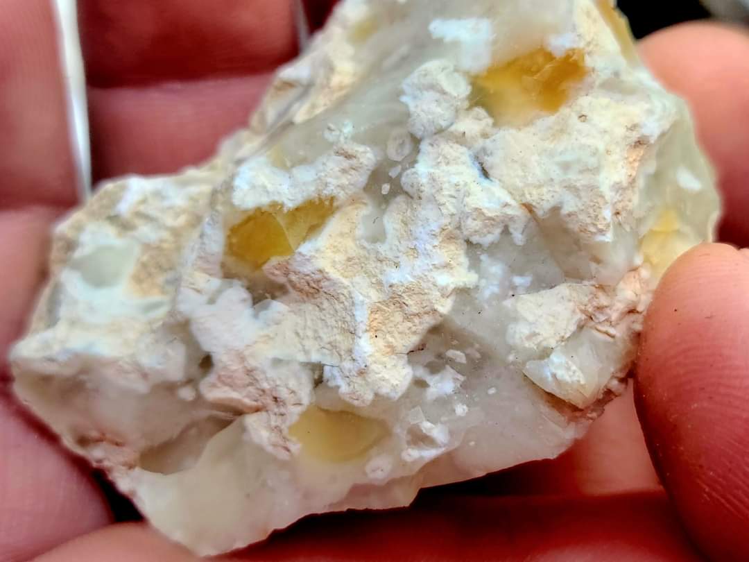 250ct White & Yellow Crystal Chalcedony